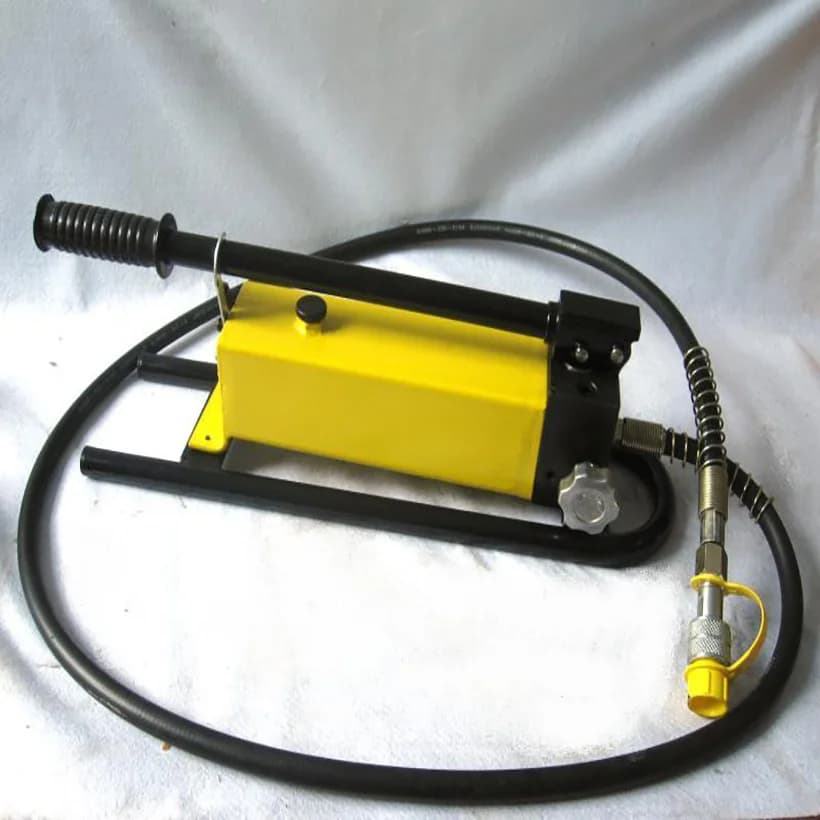 CP-700B Manual Hydraulic Pump | Ultra-High Pressure with Integrated Gauge | Portable Hand Pump
