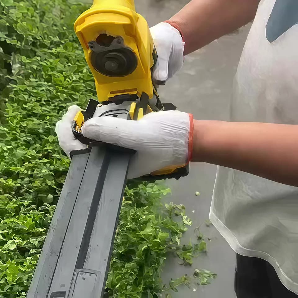 2-in-1 Cordless Hedge Trimmer Kit | Electric Pruning & Grass Trimmer | For DeWalt 20V - Thumbnail 7