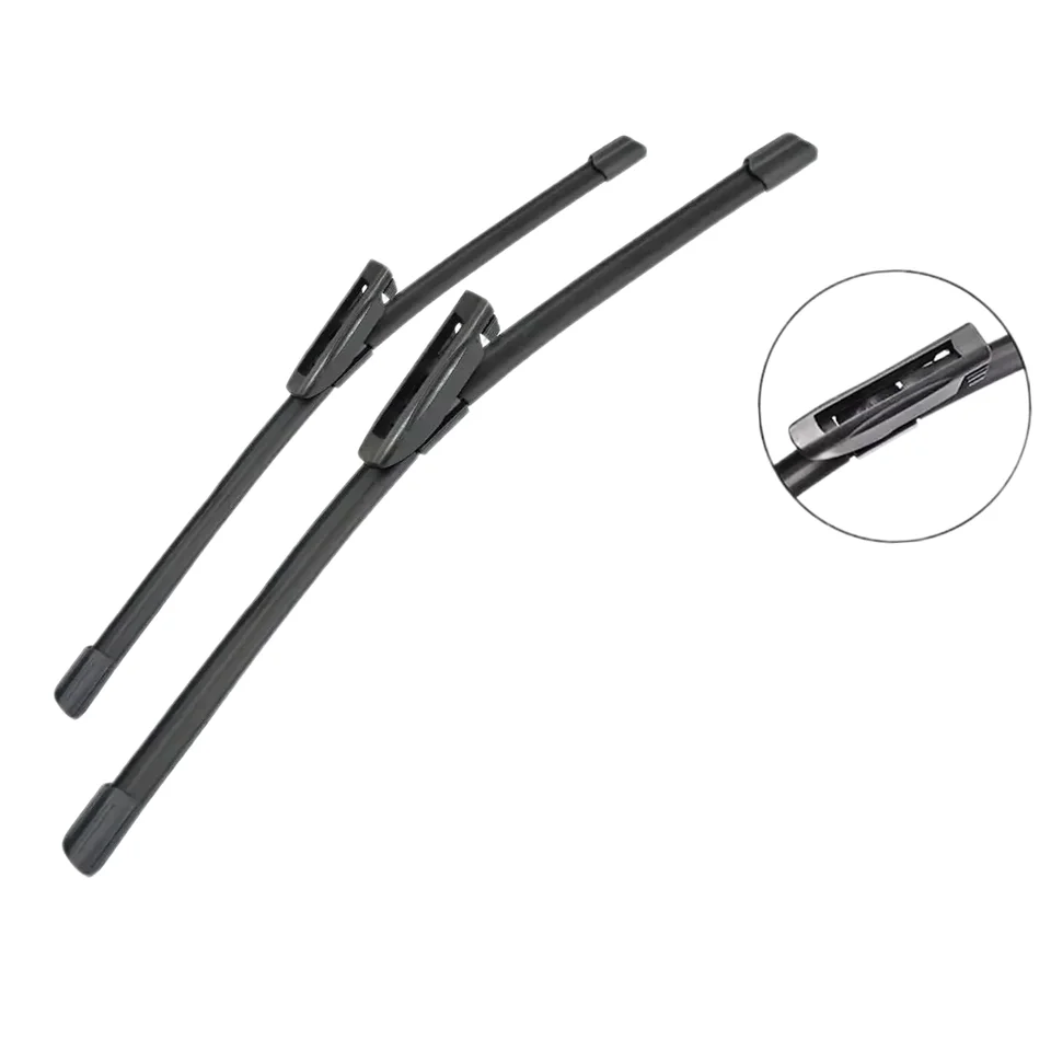A pair of 26 inch wiper blades, suitable for Renault Clio 4 (2012-2020) with high-quality rubber.