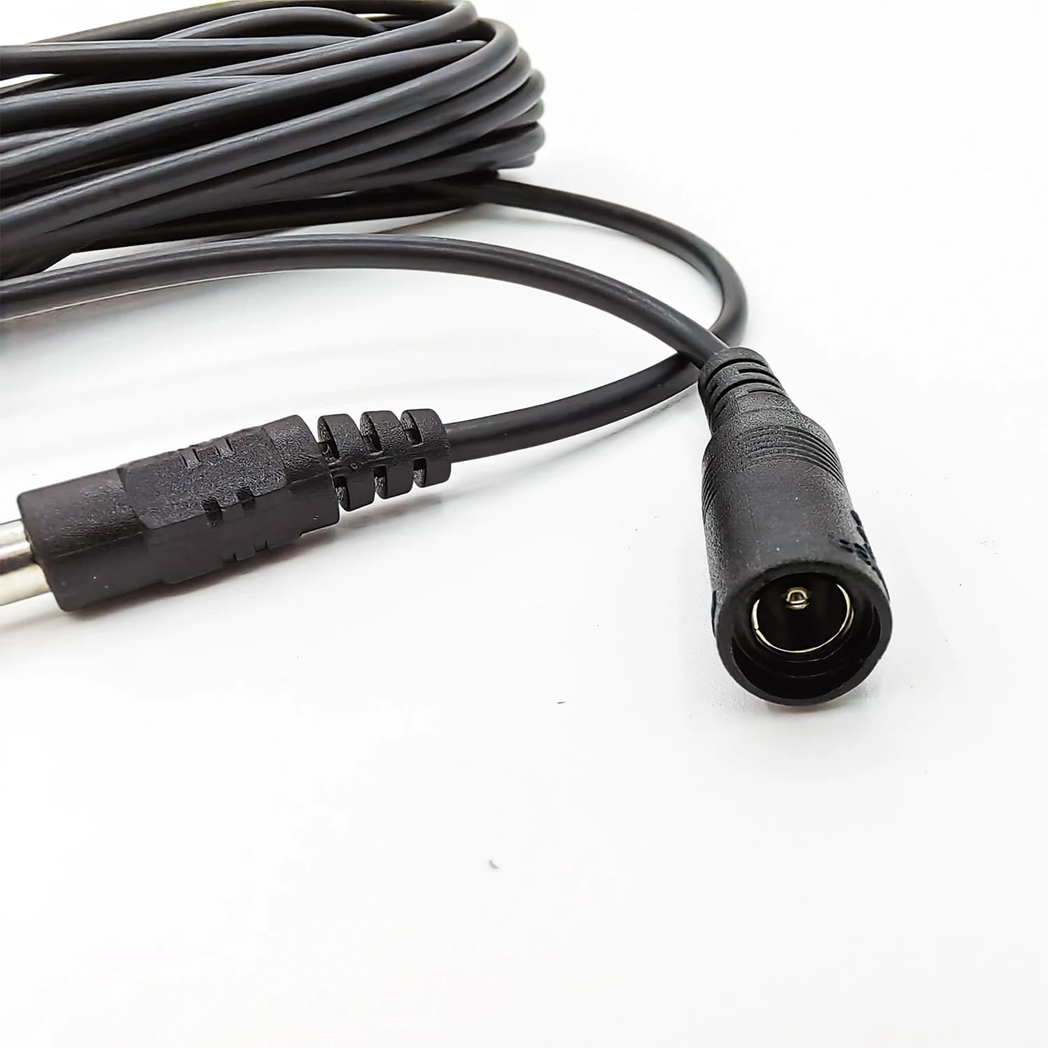 Twisted Pair Video Balun Converter transmits HD AHD CVI TVI 1080p to 4K CCTV signals over UTP cable, BNC to RJ45.