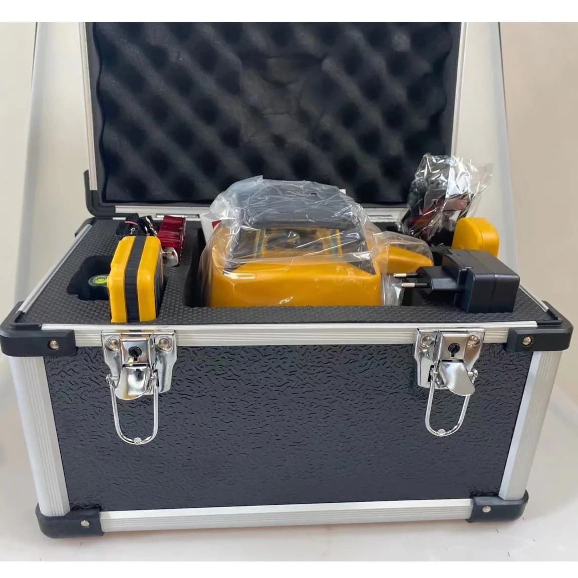 High-Accuracy Rotary Laser Level | 3D Red Beam with 500m Range | Automatic Electronic Self-Leveling - Thumbnail 5