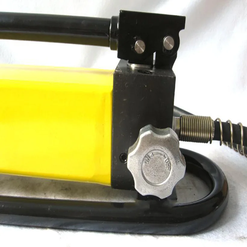 CP-700B Manual Hydraulic Pump | Ultra-High Pressure with Integrated Gauge | Portable Hand Pump - Thumbnail 2