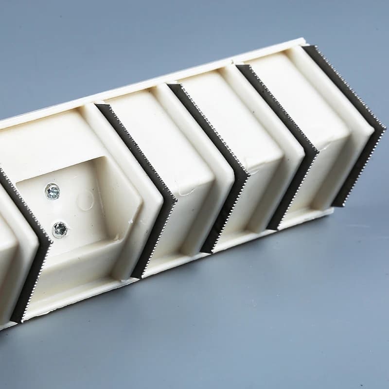Corner Trowel | Stainless Steel Plastering & Masonry Tool | Precision Edge for Smooth Finishes - Thumbnail 6