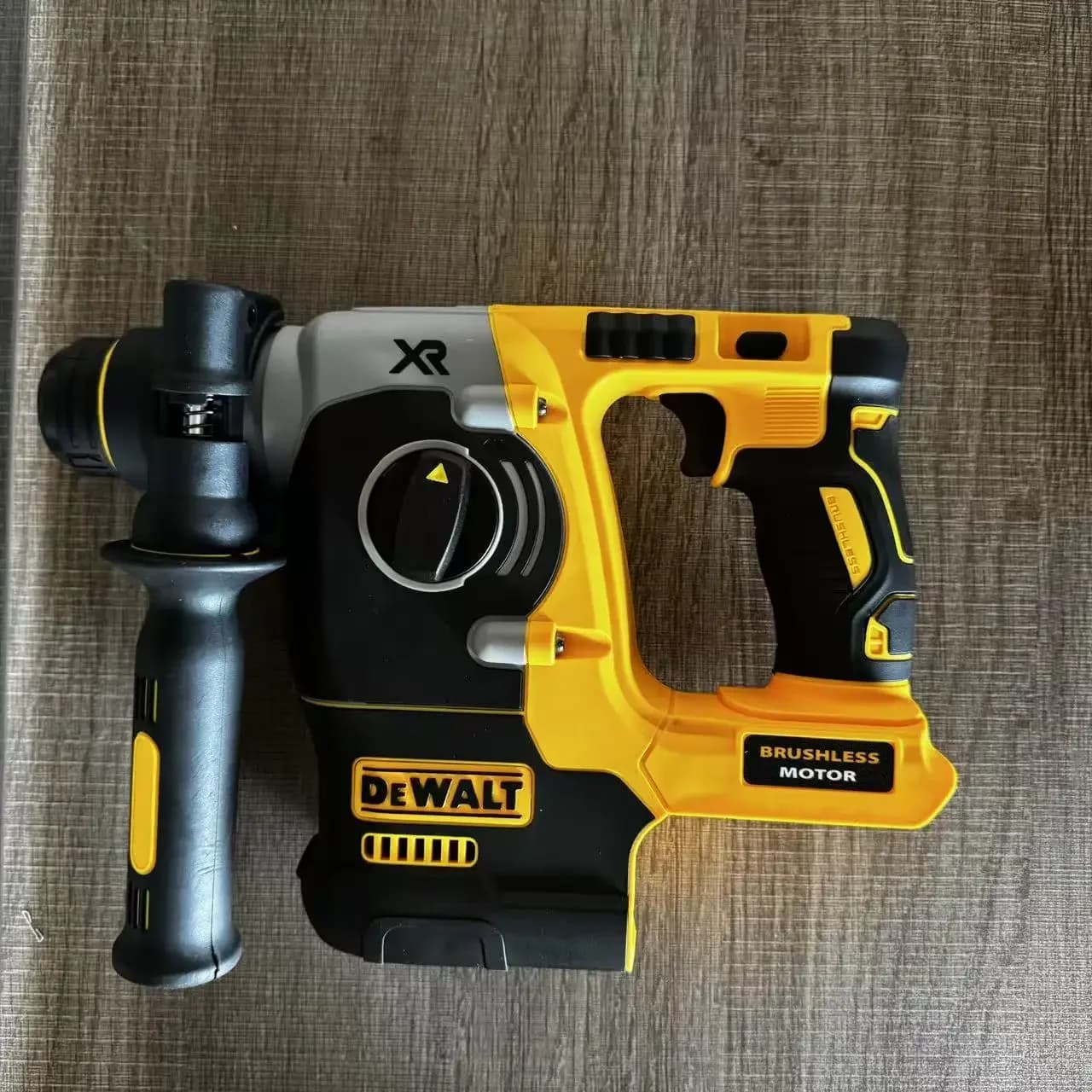 DEWALT SDS Rotary Hammer Drill | 18V/20V MAX Brushless Motor | 1 Concrete Capacity | Bare Tool - Thumbnail 2