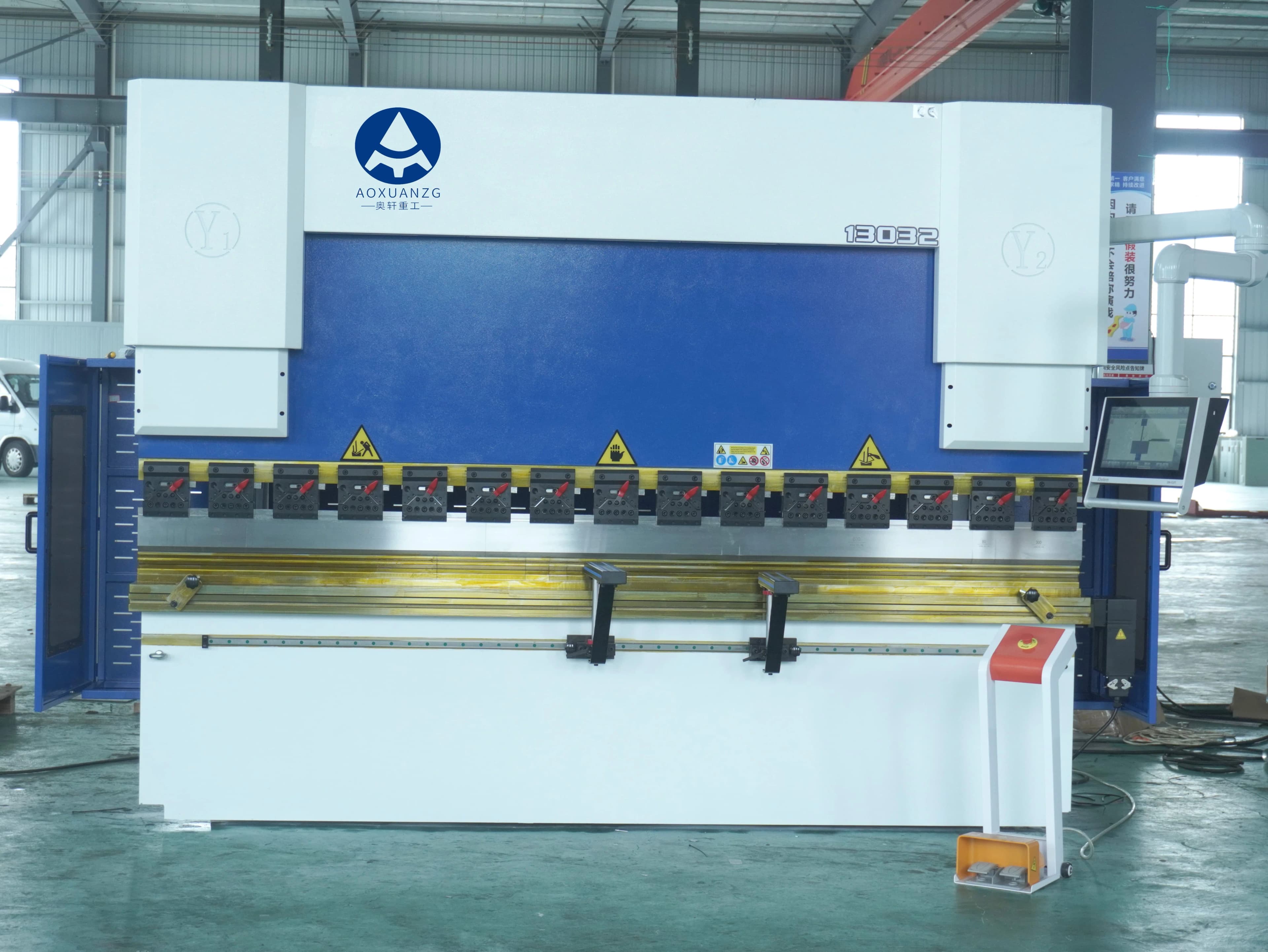 Hydraulic Press Brake | 130-Ton Capacity | 3200mm Bending Length | DA53T CNC Controller - Thumbnail 2