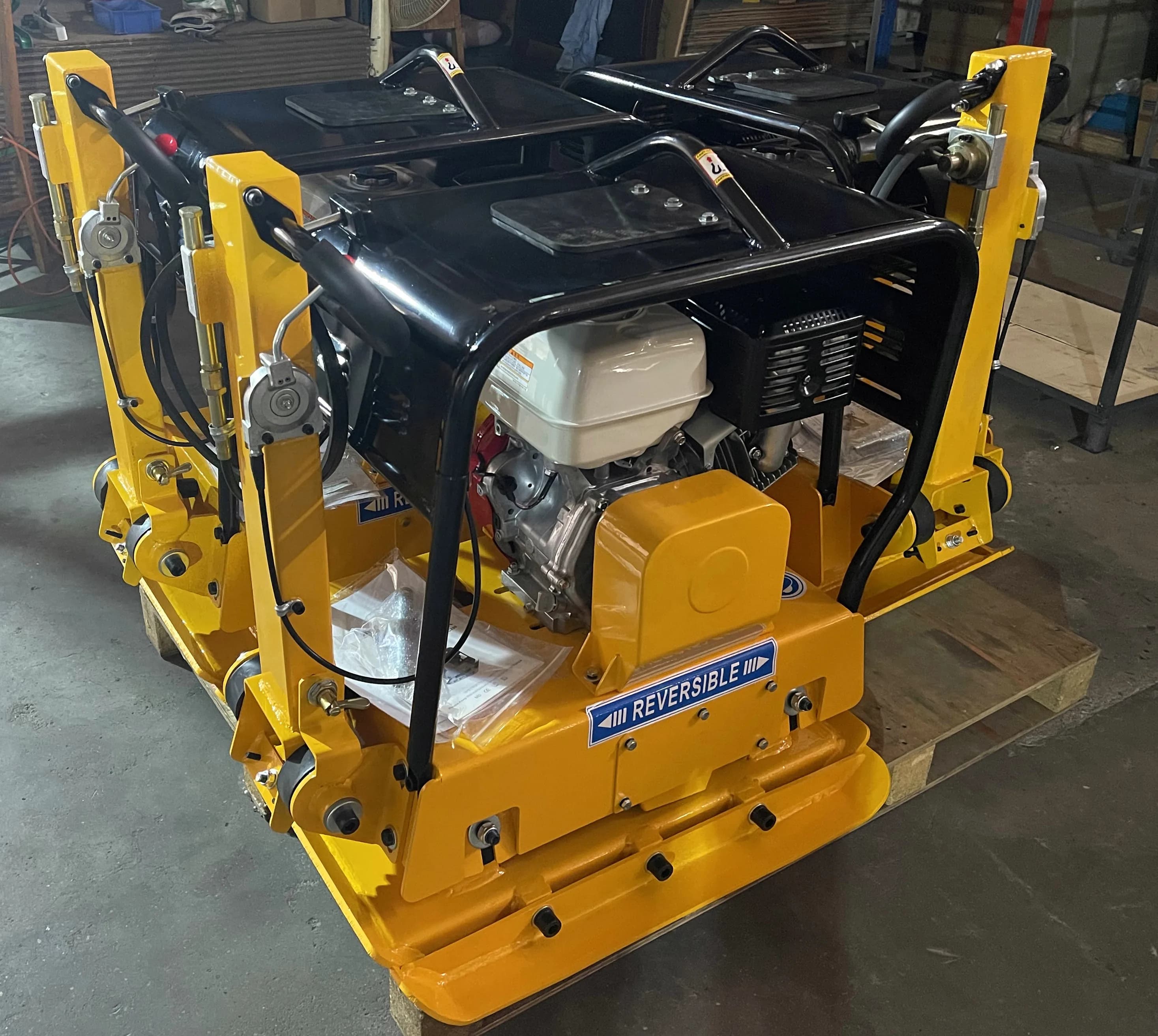 Diesel Plate Compactor | Hydraulic Vibrating Design | High Capacity Stone Compaction - Thumbnail 4