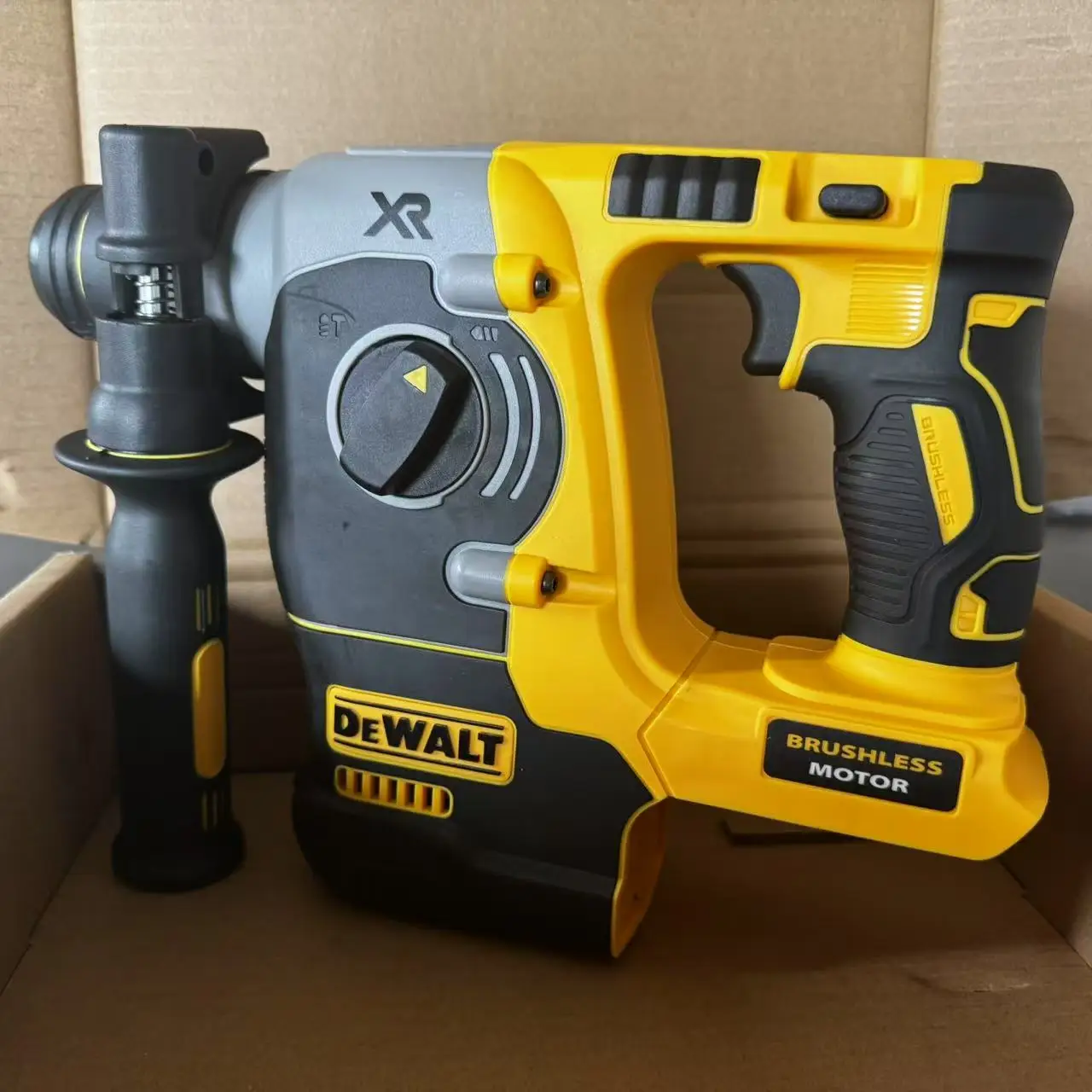 DEWALT SDS Rotary Hammer Drill | 18V/20V MAX Brushless Motor | 1 Concrete Capacity | Bare Tool - Thumbnail 5