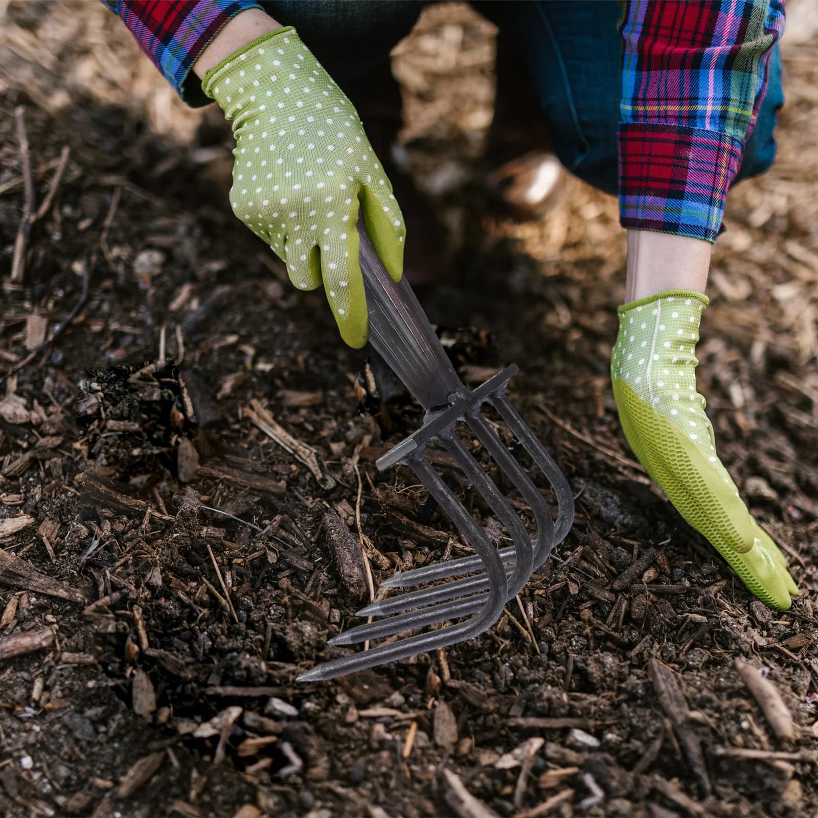 Duty Garden Rake | 4-Tine Manganese Steel Design | Professional Soil Loosening & Leaf Removal - Thumbnail 3