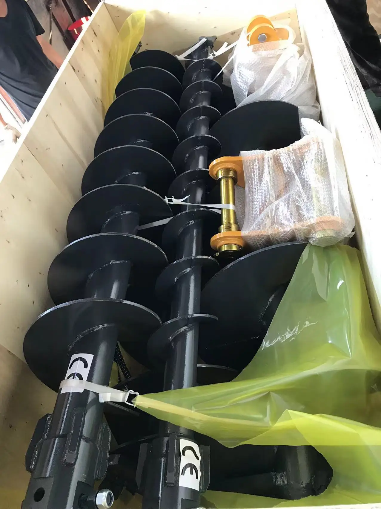 Earth Auger Drill Bit | 1-3 Ton Skid Steer & Mini Excavator Attachment | Professional Ground Hole Digger - Thumbnail 2