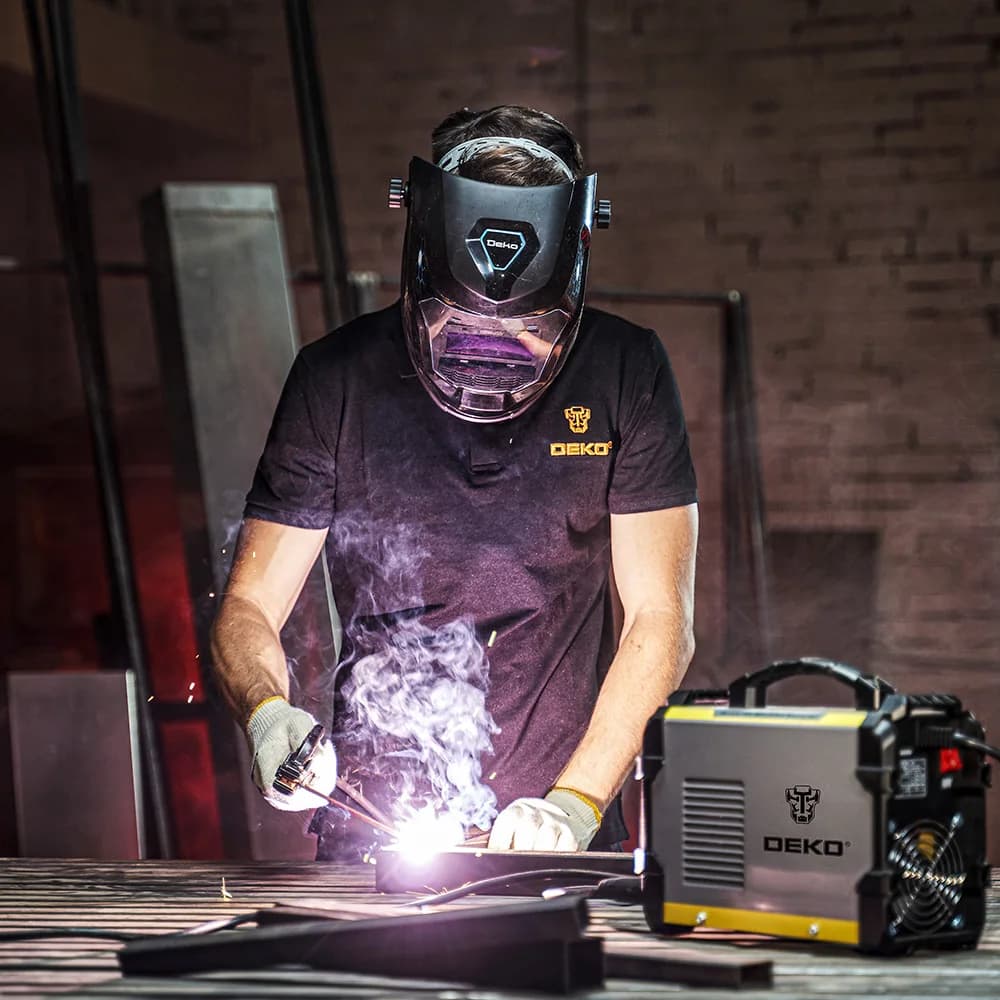 Auto-Darkening Welding Helmet | Solar-Powered Lens | 4/9-13 Shade Range for MIG & MMA - Thumbnail 5