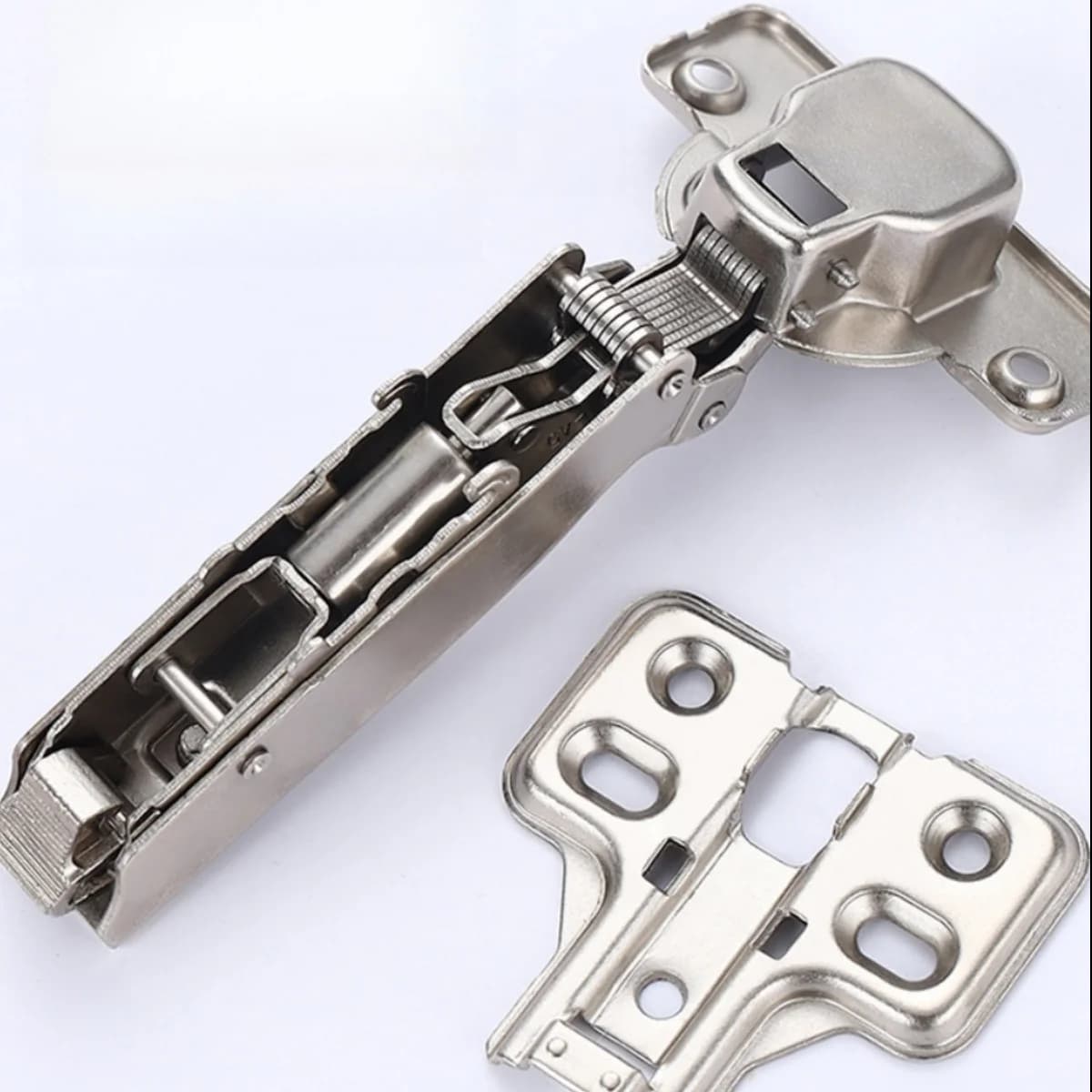 Two hydraulic hinges with 30/30 degree opening, featuring soft-close dampers for quiet cabinet operation.