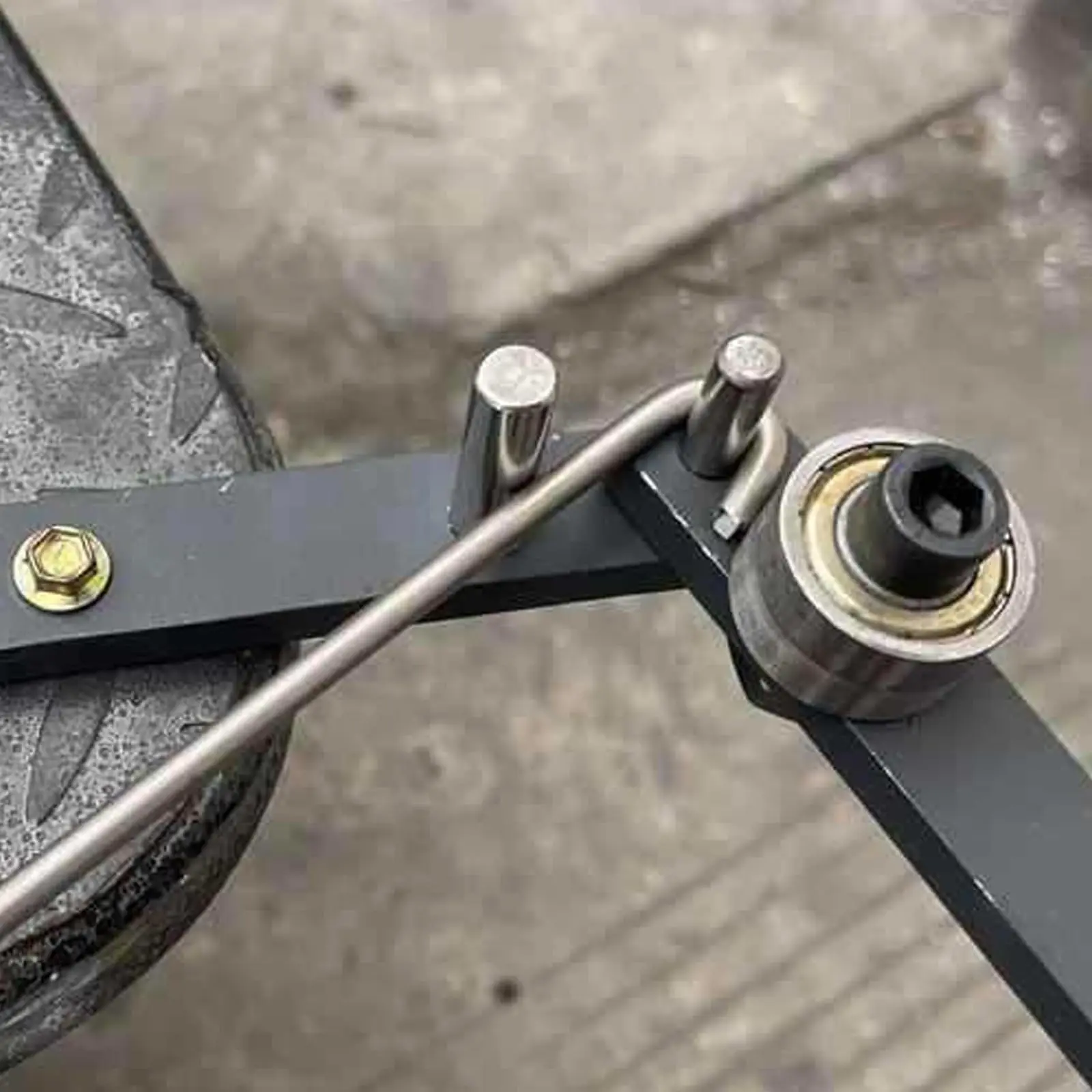 Manual Rebar Bender | Heavy-Duty Steel Bending Tool for 2-8mm Rods & Wire - Thumbnail 2