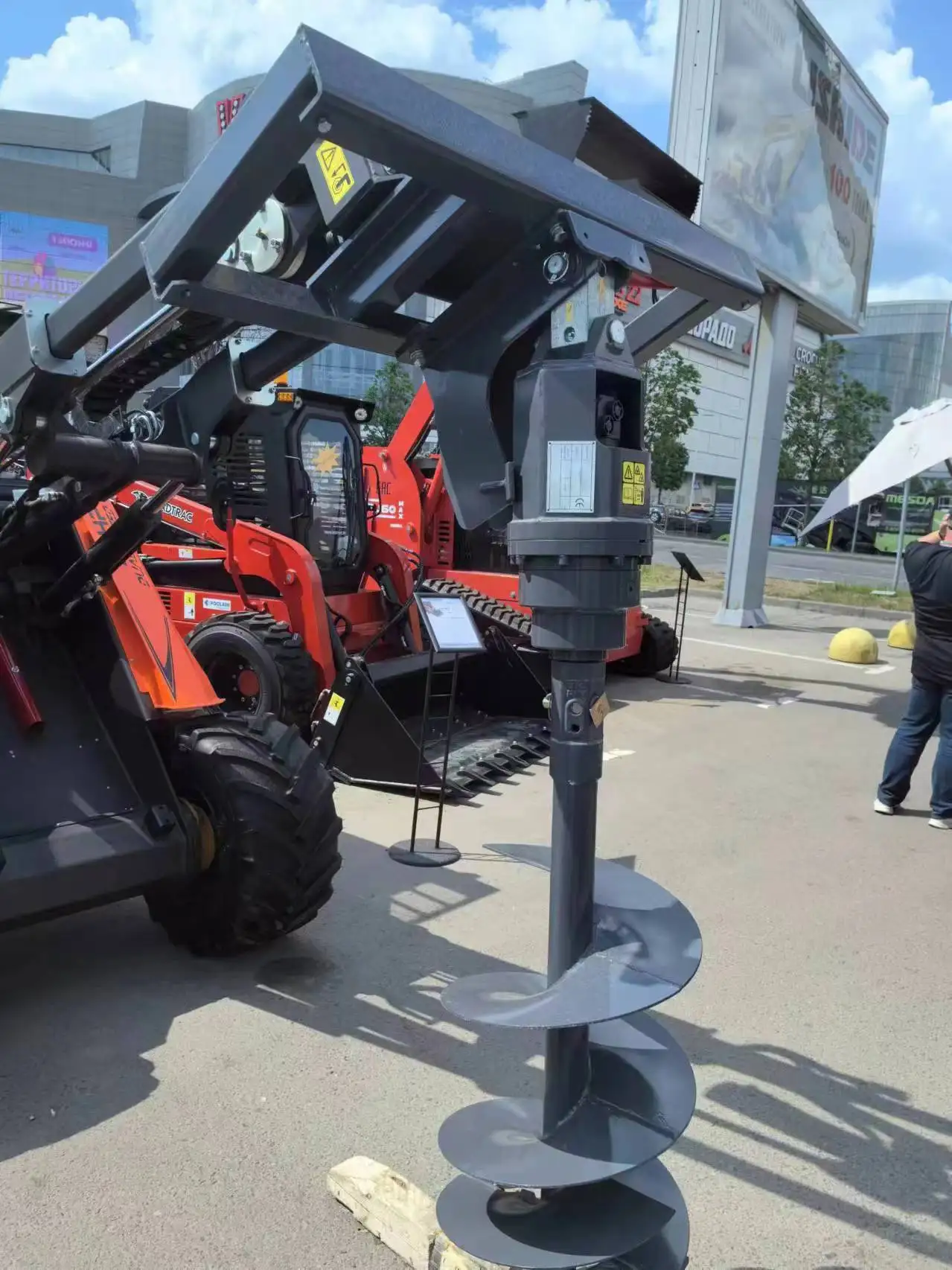 Earth Auger Drill Bit | 1-3 Ton Skid Steer & Mini Excavator Attachment | Professional Ground Hole Digger - Thumbnail 5