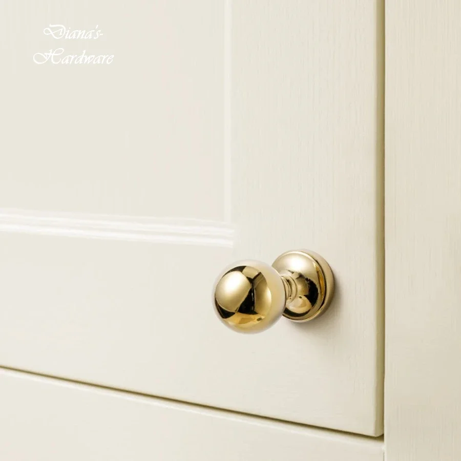 Style Cabinet Pulls | Light Luxury Gold & Black | Vertical Grain Drawer Handles & Knobs - Thumbnail 5