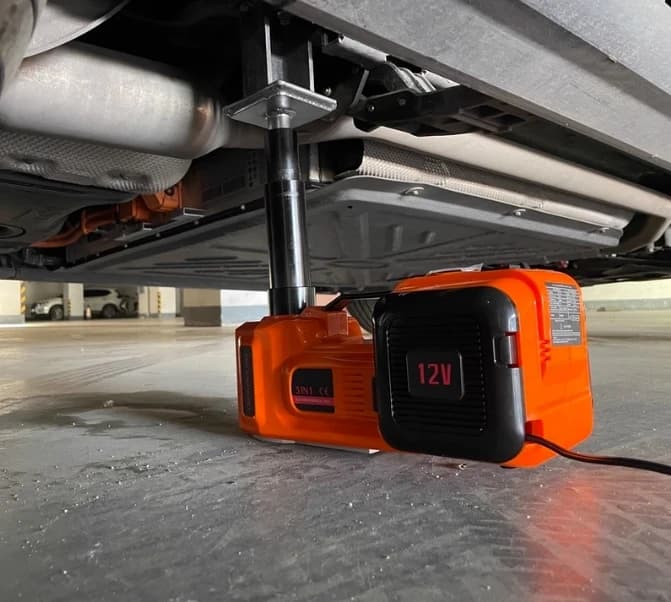 12V Electric Car Jack Kit | 5-Ton Hydraulic Lift | Includes Impact Wrench & Tire Inflator - Thumbnail 2