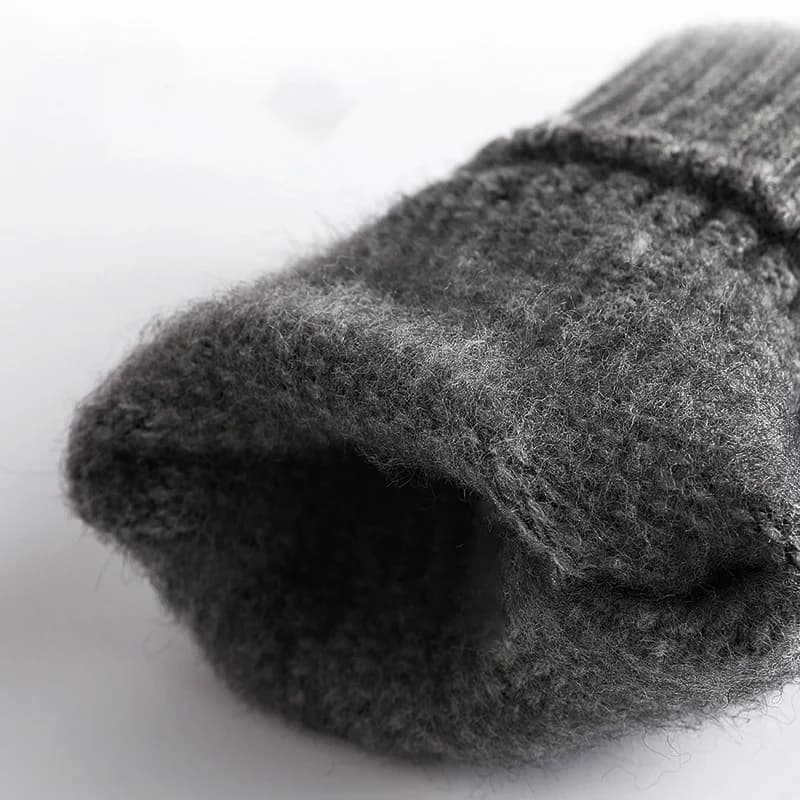 Knit thermal gloves for men with fleece lining, elastic jacquard wool construction, touchscreen capability, and plus-size fit for autumn and winter warmth.