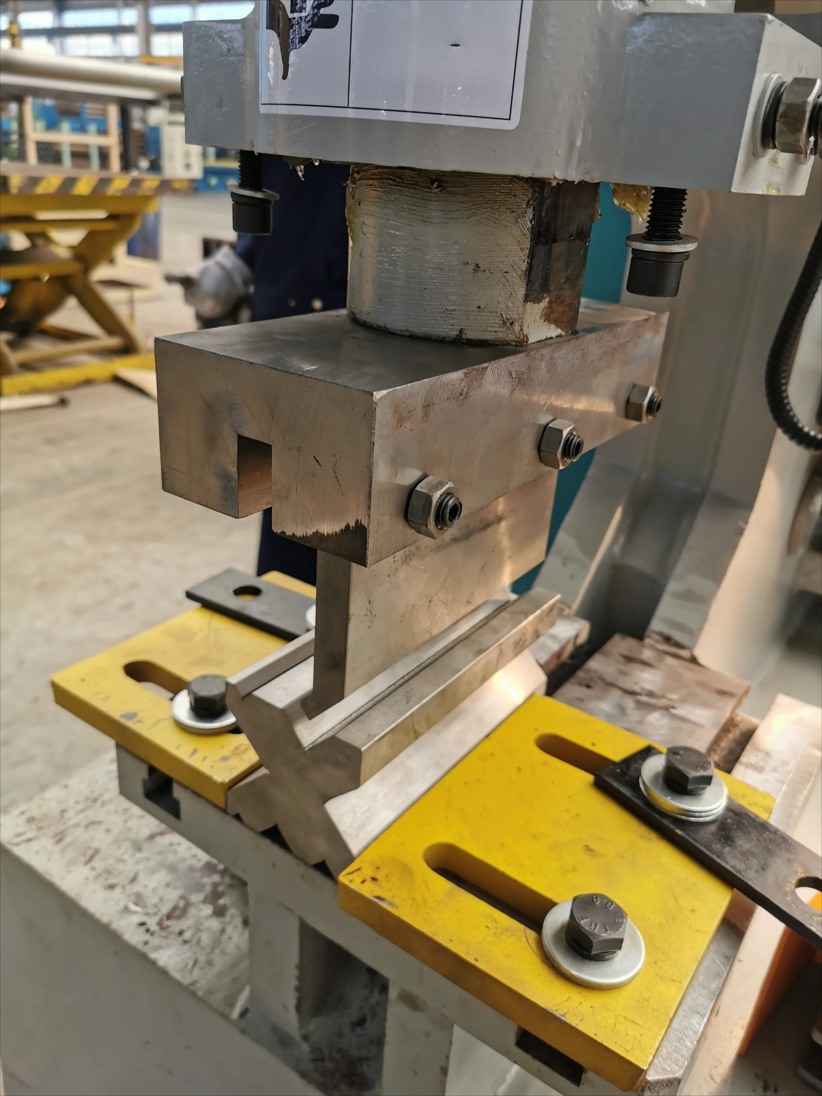 High quality hydraulic numerical control press brake die matrix tool - Thumbnail 4