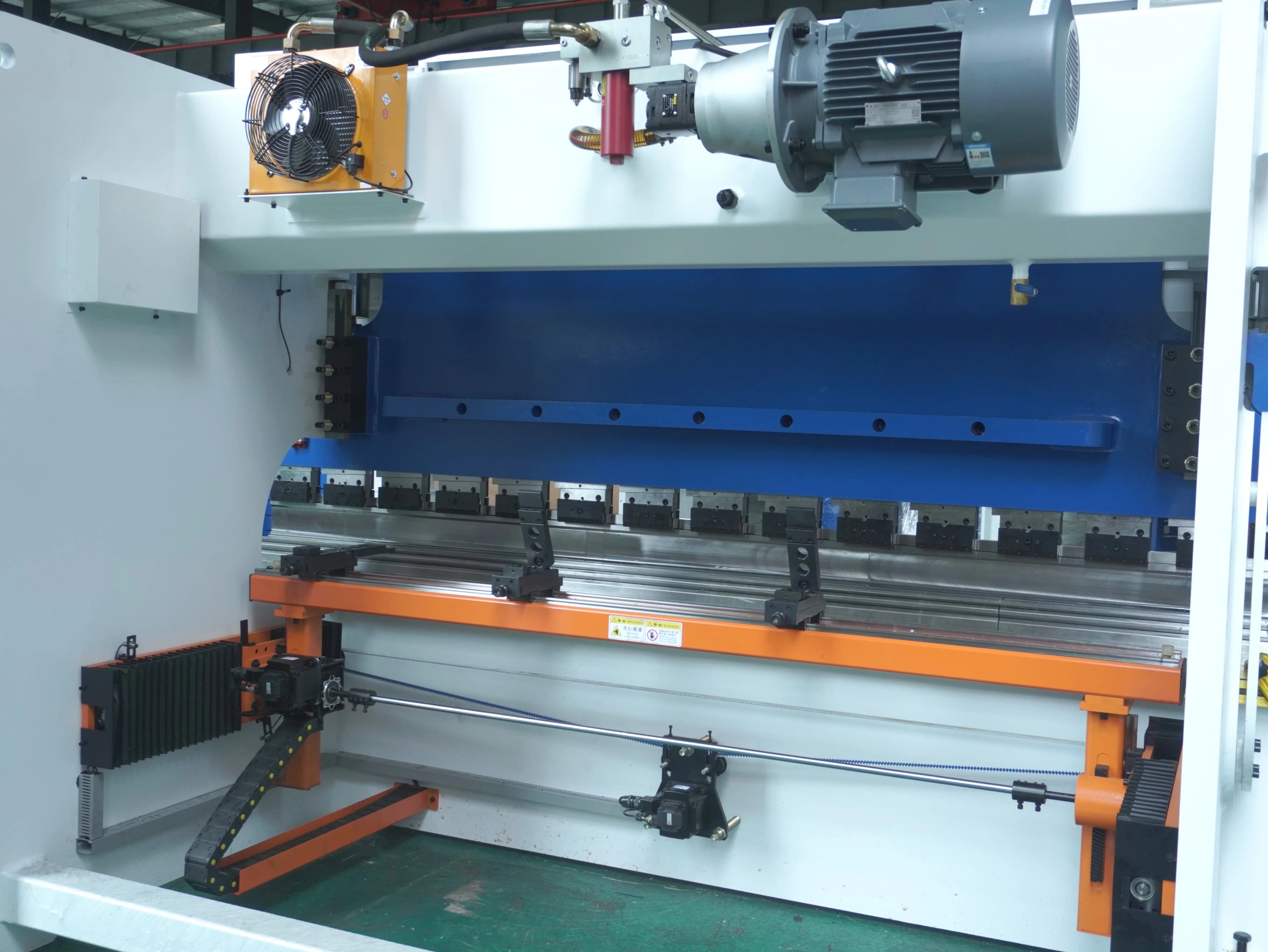 Hydraulic Press Brake | 130-Ton Capacity | 3200mm Bending Length | DA53T CNC Controller - Thumbnail 5