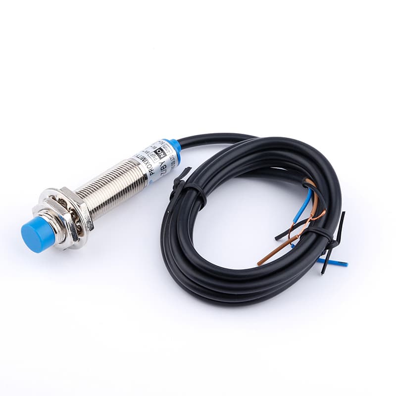 A blue inductive proximity switch, NPN/PNP, with 1-15mm detection distance, functioning as a magnetic sensor.