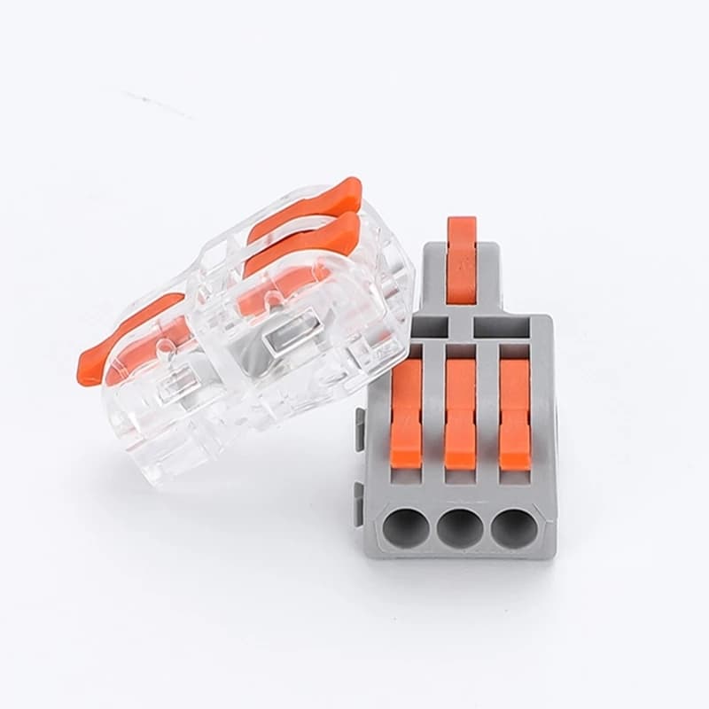 A fast, compact conductor junction box, a perfect site power splitter, 1 in 3/4 out.