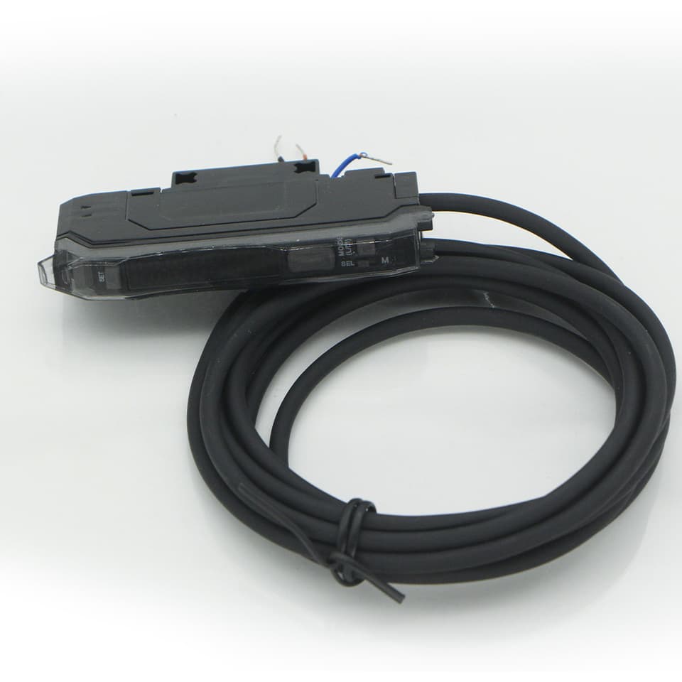 Optic Sensor Amplifier | Precision Digital Display | 10-30V DC NPN/PNP - Image 1