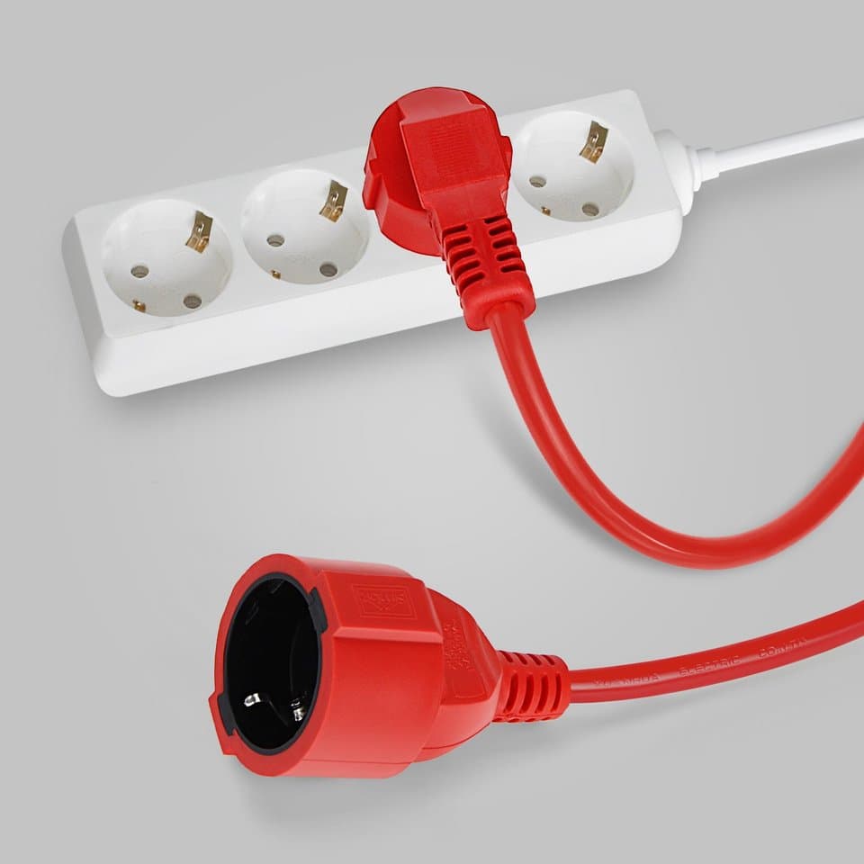 A robust power strip extension cord with 5/10/20m cable, 16A EU outlets, and 4000W capacity, suitable for an extension reel 25m.