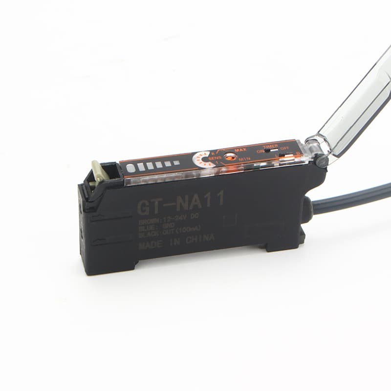 GTRIC E3X-NA11 fibre optic sensor amplifier, 10-30V DC, 3-wire NPN/PNP, high precision.