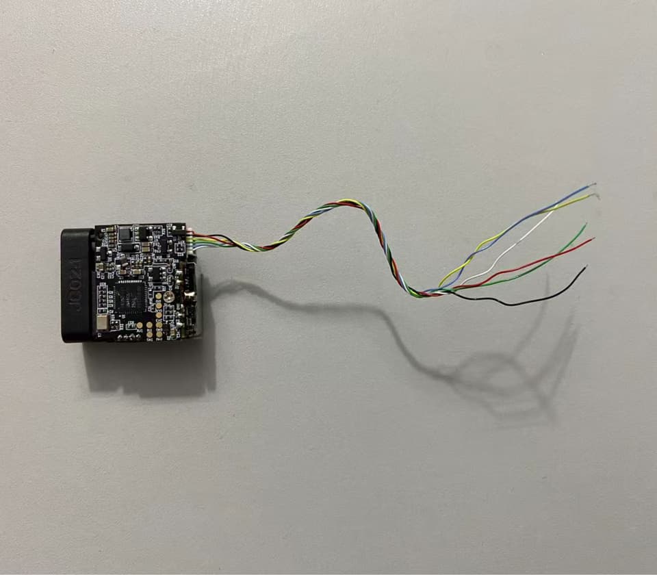 Compact laser distance sensor module, 600-1200m range, fast response, for aviation, railway, and outdoor sports.